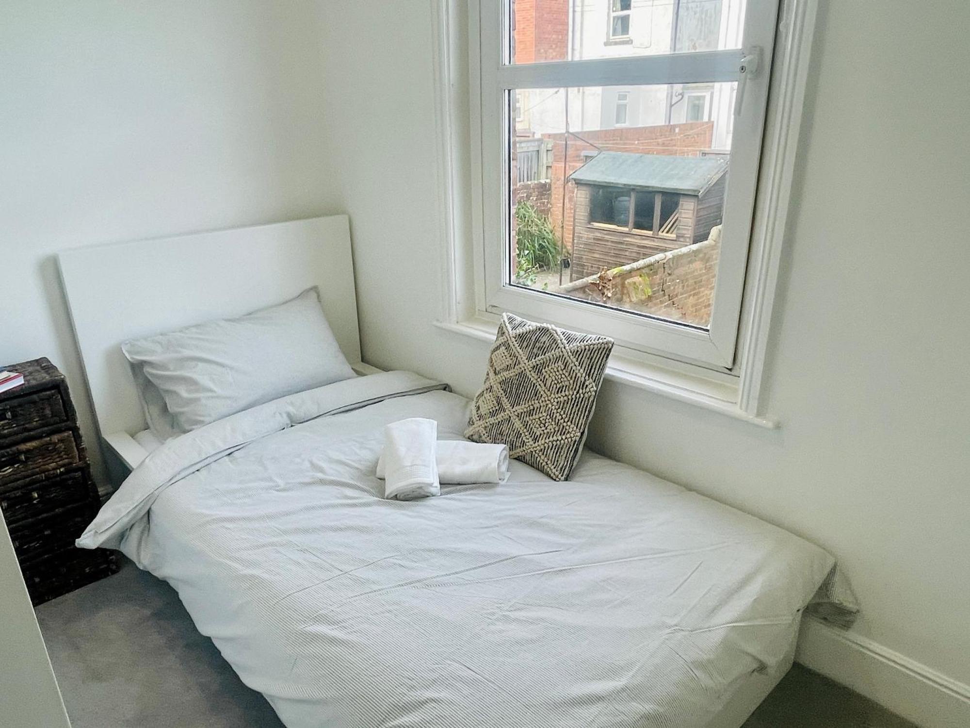 Newly Refurbished City Centre House With Parking Exeter Luaran gambar
